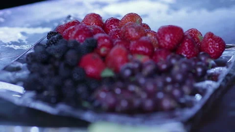 Juicy berries on a platter 動画素材 96930113
