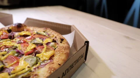 Juicy fresh pizza Video stock 136465319