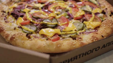 Juicy fresh pizza Video stock 136465832