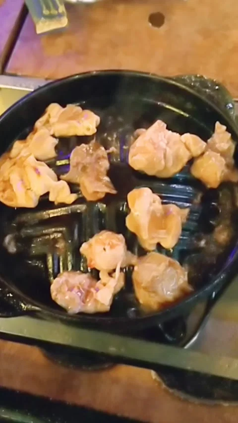 Juicy Marbled Beef Cubes Cooking With Smoke On Teppanyaki Grill Plate 動画素材 345021077