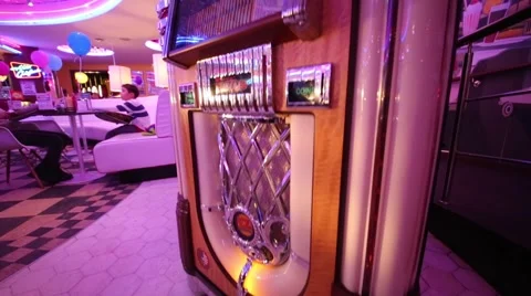 Jukebox and retro car in Beverly Hills Diner. Stock Footage 62156392