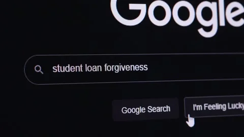 JULY 7, 2023: Searching Student Loan on Google, Computer Display Macro Vidéo 245555640