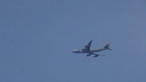 Jumbo jet in flight Stock-Footage 50626863