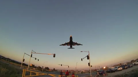Jumbo Jet landing at sunset Video stock 40732410