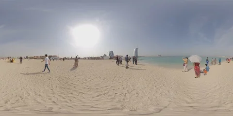 Jumeirah Beach Stockbeeldmateriaal 102419798