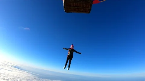 The jump from balloon's basket Video stock 108377223