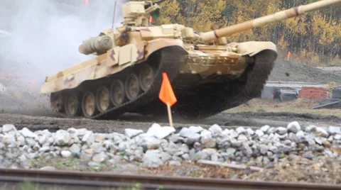 Jump tank Video stock 36423756