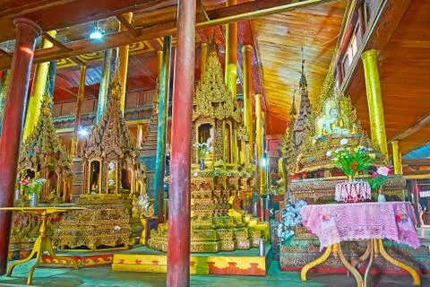 Jumping Cats Buddhist Monastery interior, on Feb 18, 2018 in Ywama, Myanmar Fotos de archivo