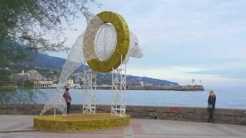 Jumping metal dolphin statue monument Video stock 143806033