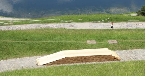 Jumping an obstacle with an E-bike Vídeo Stock 91114319