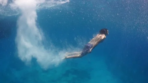 Jumping in to the sea Video stock 72290161