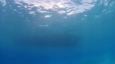 Jumping in to the sea Video stock 72290393