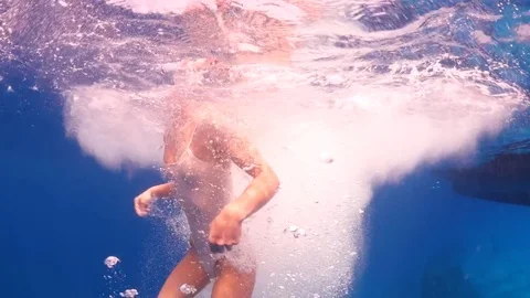 Jumping in to the sea Video stock 72290828