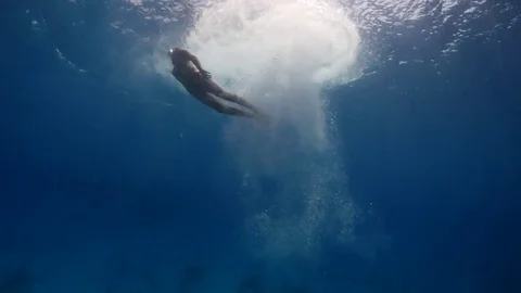 Jumping in to the sea Video stock 72290968