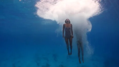 Jumping in to the sea Video stock 72290979