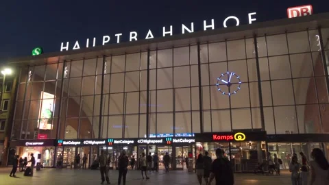 June 20, 2024. Cologne, Germany. Koelner Hauptbahnhof in Deutschland leuchtet Stock Footage 335210282