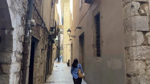 June 9, 2026 - Girona, Spain - Historic architecture of Girona Vidéo 338140688