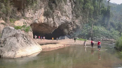 Jungle cave trekking 스톡 동영상 49061577