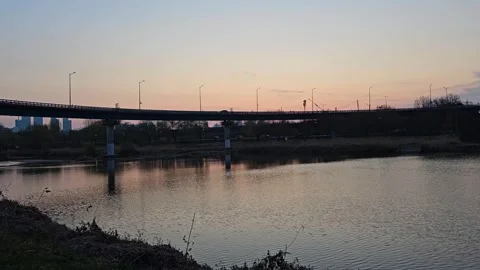 Jungnangcheon River Sunset Bridge Reflection Calm Water Seoul Vídeos de archivo 331297178