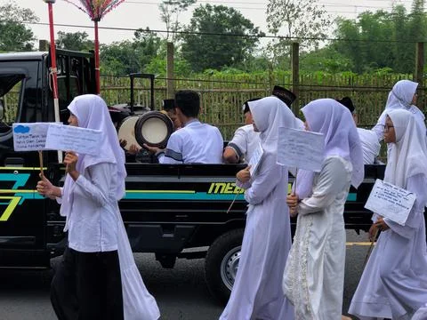 Junior High School students take part in the National Santri Day parade Stock Photos