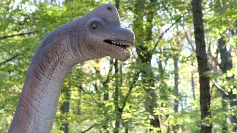 Jurassic Park. Moving models of dinosaurs. Video stock 165936346