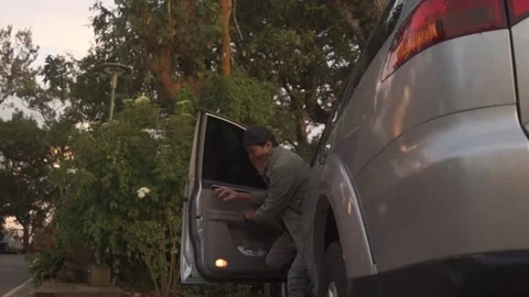 Just arrived 스톡 동영상 243095850