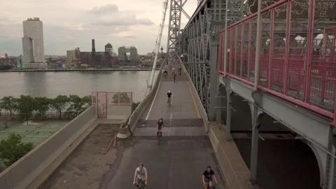 Justice Ride NYC - BLM protest bicycle ride on the Williamsburg Bridge 스톡 동영상 134208658