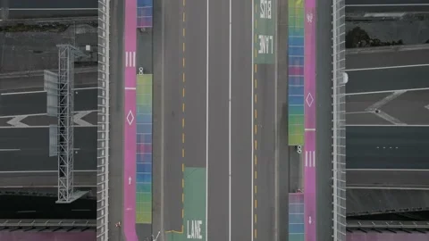 K road highway overbridge with rainbow colours, Auckland, New Zealand Vidéo 223517589