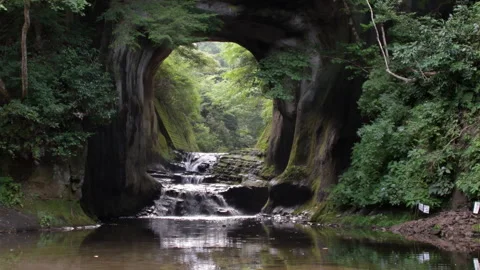 K_mizu Falls Video stock 327826016