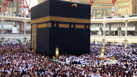 Kaaba tawaf close Stock Footage 102787539