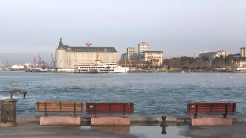 Kadıköy dock and ferry Video stock 146708231