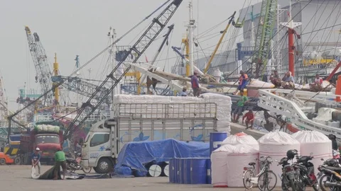 Kalimas port with ships in Surabaya Java Indonesia Video stock 81941980