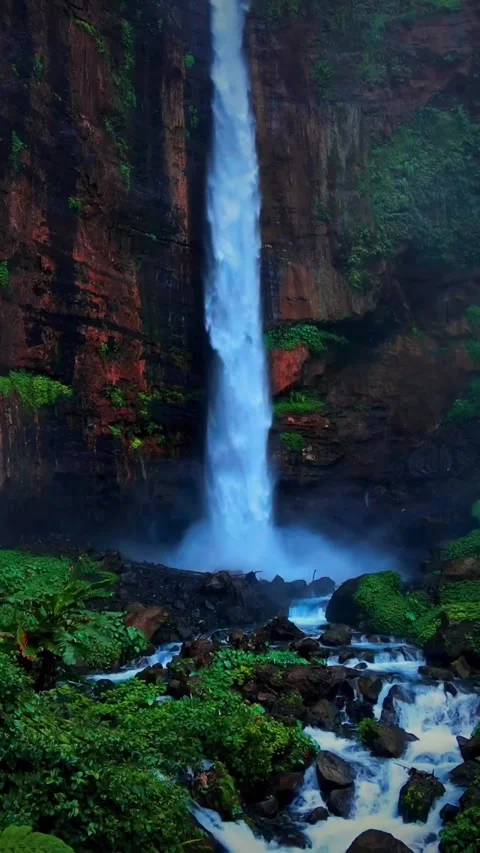 Kapas biru waterfall Stock Footage 235411445