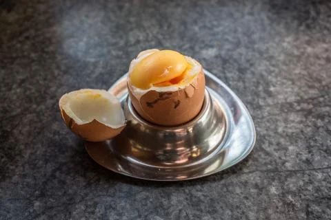 Kaputtes Ei Stock Photos