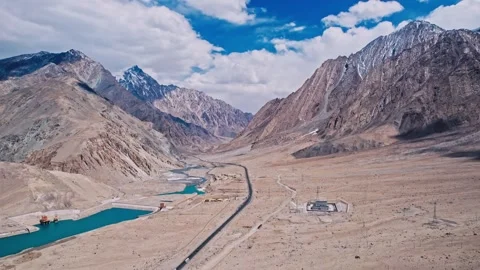 Karakoram Highway。 Stock Footage 275813399