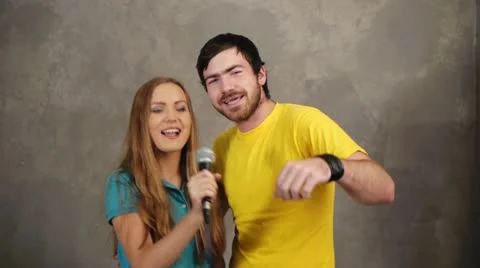 Karaoke Stockbeeldmateriaal 12414120