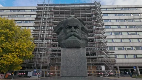 The Karl Marx head statue of Chemnitz, the European Capital of Culture 2025. Stock Footage 289727724