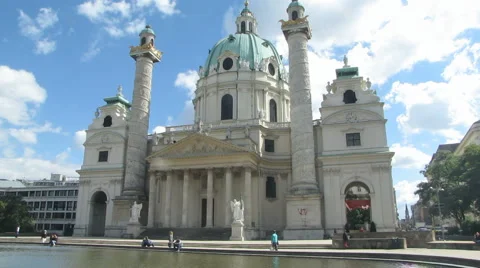 Karlskirche in Vienna Stock-Footage 1065948