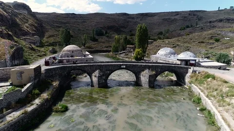 Kars Stone Bridge, turkey, 4K Aerial Video 스톡 동영상 100522076