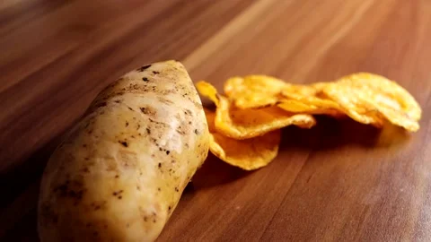 Kartoffeln mit Chips Stock Footage 151765777