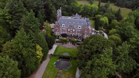 Kasteel De Hooge Vuursche. Drone Video stock 247191849