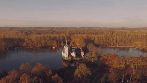 Kasteel van Horst in water time historic castle with pond Stock Footage