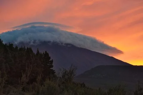 Katabatic / Fen clouds over Mount Teide during sunset. 스톡 사진