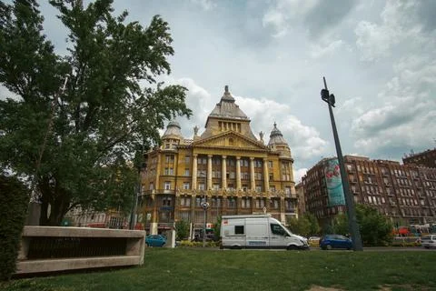 Katedra Nyelviskola building in central Budapest on sunny day Stock Photos