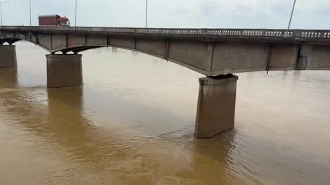 Kathajodi River Bridge with High Monsoon Water in Odisha, India 库存影片 343802507
