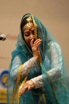 Kathak classical dancer Sitara Devi performs at Shanmukhananda Hall in Bom... Fotos de archivo