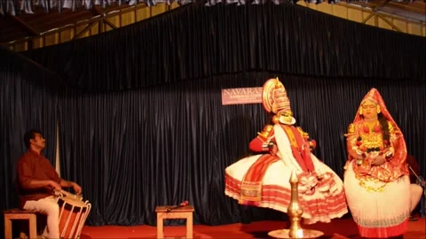 KATHAKALI DANCE PERFORMANCE Stockbeeldmateriaal 297692519