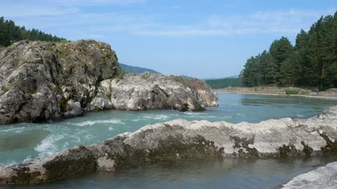 Katun river on a clear day. Stock Footage 113642049