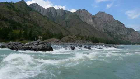 Katun river on a clear day. Stock Footage 113643594