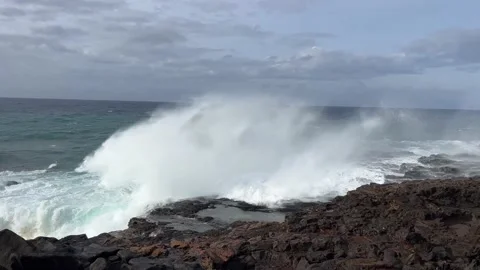 Kauai Ocean Waves Crashing Stock Footage 201114654